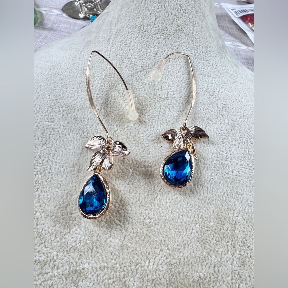 Elegant Blue Orchid Stone Teardrop Earrings with Gold Accents